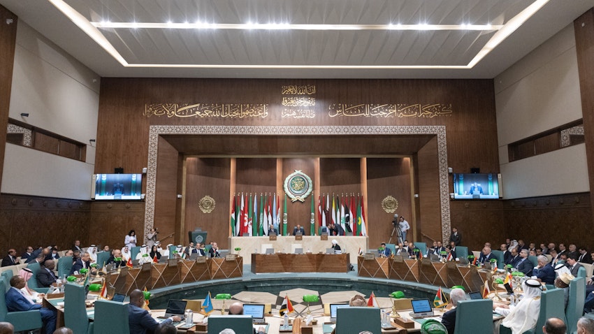 اجتماع وفود من جامعة الدول العربية في العاصمة المصرية القاهرة يوم 7 مايو/أيار 2023. (الصورة عبر حساب وزارة الخارجية السعودية على موقع تويتر.)