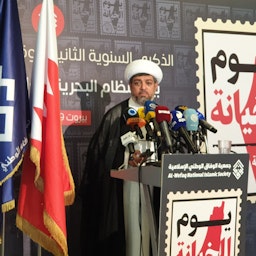 حسین الدیهی، یکی از اعضای ارشد جمعیت الوفاق بحرین، در حال انتقاد از مقامات بحرینی در یک رویداد؛ بیروت، لبنان، ۱۸ شهریور ۱۴۰۱/ ۹ سپتامبر ۲۰۲۲. (عکس از توییتر یوسف الجمری)