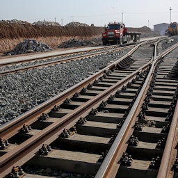 یک پروژه‌ی راه‌آهن در حال ساخت در کرمانشاه؛ ایران، ۱ اسفند ۱۳۹۶/ ۲۰ فوریه ۲۰۱۸. (عکس از رضا رحیمی/ باشگاه خبرنگاران جوان)
