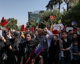 تجمع ایرانیان در مقابل سفارت ترکیه در تهران برای قدردانی از اقدامات آلبانی علیه مجاهدین خلق؛ ۹ تیر ۱۴۰۲. (عکس از پیام ثانی/ ایرنا)
