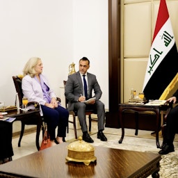 رئيس الوزراء العراقي محمد شياع السوداني يلتقي السفير الأميركي في العراق ورؤساء مجلس الأعمال الأميركي العراقي في بغداد. يوم 15 مايو/أيار 2023. (الصورة عبر صفحة مكتب رئيس الوزراء عبر تويتر)