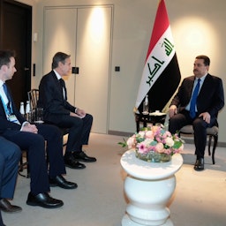 دیدار محمد شیاع السودانی، نخست‌وزیر عراق با آنتونی بلینکن، وزیر امور خارجه‌ی ایالات متحده؛ مونیخ، آلمان، ۲۹ بهمن ۱۴۰۱/ ۱۸ فوریه ۲۰۲۳. (عکس از توییتر دفتر نخست‌وزیری عراق)