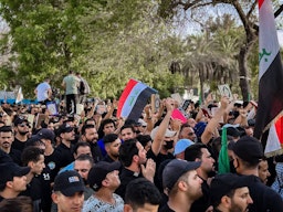 عراقی‌ها در حال تظاهرات علیه قرآن‌سوزی در دانمارک و سوئد؛ بغداد، عراق، ۳۱ تیر ۱۴۰۲/ ۲۲ ژوئیه ۲۰۲۳. (عکس از رسانه‌های اجتماعی)