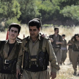 أعضاء مسلحون من جماعة المعارضة الكردية الإيرانية كومله. 25 يونيو/حزيران 2015. الموقع الدقيق غير معروف. (تصوير الكفاح الكردي عبر ويكيميديا كومنز)