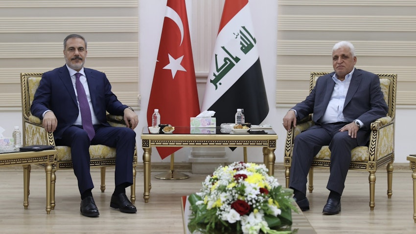 وزير الخارجية التركي هاكان فيدان يجتمع مع فالح الفياض، رئيس هيئة الحشد الشعبي، في بغداد، العراق، يوم 23 أغسطس/آب 2023. (المصدر: وزارة الخارجية التركية عبر تويتر)