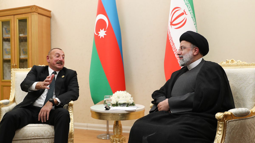 Iran’s President Ebrahim Raisi meets with his Azerbaijani counterpart Ilham Aliyev in Ashgabat, Turkmenistan on Nov. 28, 2021. (Photo via Iranian presidency)