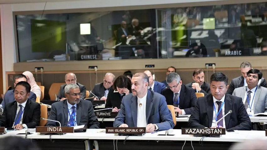 وزير الخارجية الإيراني حسين أمير عبد اللهيان يحضر اجتماعًا على هامش الجمعية العامة للأمم المتحدة في نيويورك، في 20 سبتمبر/أيلول. (الصورة عبر وزارة الخارجية الإيرانية)