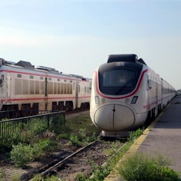 Chinese government supplied trains on the Baghdad-Basra line in Iraq, on Apr. 4, 2016. (Photo by David Stanley via Wikimedia Commons)