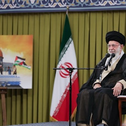 المرشد الأعلى الإيراني آية الله علي خامنئي يخاطب تجمعًا من الطلاب في طهران، إيران، في 1 نوفمبر/تشرين الثاني 2023. (الصورة عبر الموقع الإلكتروني للمرشد الأعلى الإيراني)