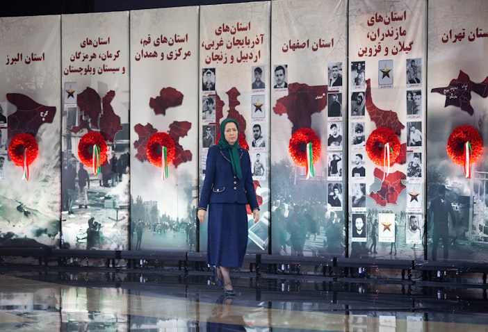 زعيمة المعارضة الإيرانية مريم رجوي في دوريس، ألبانيا، في 28 سبتمبر/أيلول 2022. (الصورة عبر غيتي إيماجز)