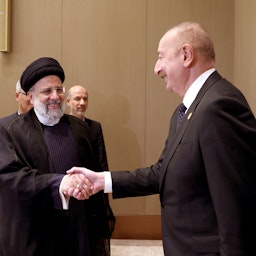 دیدار ابراهیم رئیسی، رئیس‌جمهور ایران، با الهام علی‌اف، همتای آذربایجانی خود؛ تاشکند، ازبکستان، ۱۸ آبان ۱۴۰۲. (عکس از وبسایت ریاست‌جمهوری ایران)