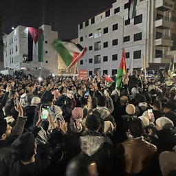 الآلاف يشاركون في مظاهرات مؤيدة للفلسطينيين في عمّان، الأردن. 26 مارس/آذار 2024. (الصورة عبر غيتي إيماجز)