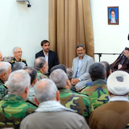 المرشد الأعلى الإيراني آية الله علي خامنئي يجتمع مع قادة القوات المسلحة لجمهورية إيران الإسلامية في طهران، إيران. 21 أبريل/نيسان 2024. (الصورة عبر الموقع الإلكتروني للمرشد الأعلى الإيراني)