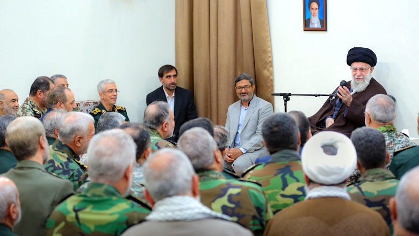 المرشد الأعلى الإيراني آية الله علي خامنئي يجتمع مع قادة القوات المسلحة لجمهورية إيران الإسلامية في طهران، إيران. 21 أبريل/نيسان 2024. (الصورة عبر الموقع الإلكتروني للمرشد الأعلى الإيراني)
