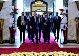 دیدار رجب طیب اردوغان، رئیس‌جمهور ترکیه، و محمد شیاع السودانی، نخست‌وزیر عراق؛ بغداد، عراق، ۳ اردیبهشت ۱۴۰۳/ ۲۲ آوریل ۲۰۲۴. (عکس از توییتر/X دفتر رسانه‌ای نخست‌وزیر عراق)