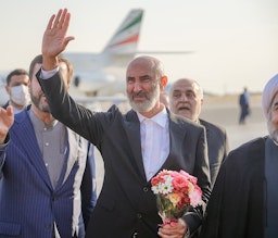 حميد نوري يصل إلى مطار مهر آباد بطهران في 15 يونيو/حزيران 2024. (تصوير مصطفى رودكي عبر وكالة ميزان للأنباء)
