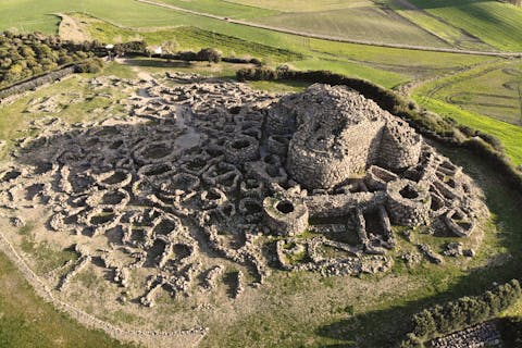 Su Nuraxi villaggio nujragico Su Nuraxi villaggio nuragico