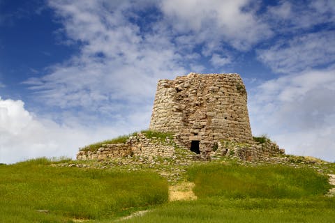 nuragic sardinia is paras