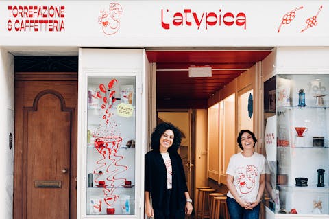 Ludovica Ladu e Carol Mello - L’Atypica Ludovica Ladu e Carol Mello - L’Atypica