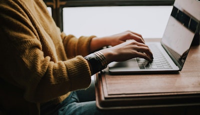 Working (laptop)