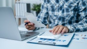Combatting the cost of living crisis: how to stay in control of fleet expenses 
