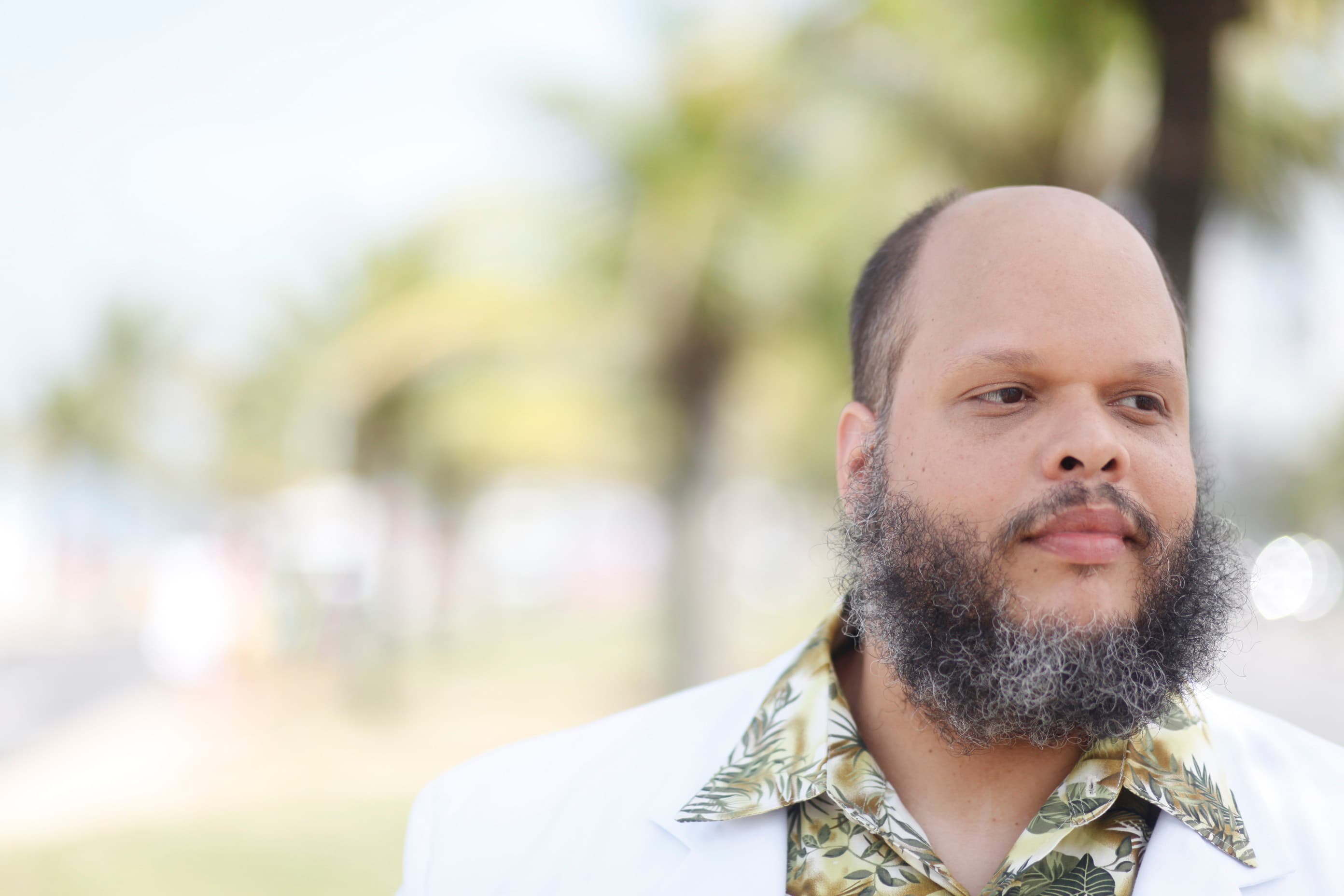 Brazilian singer Ed Motta delivers an ode to yacht rock