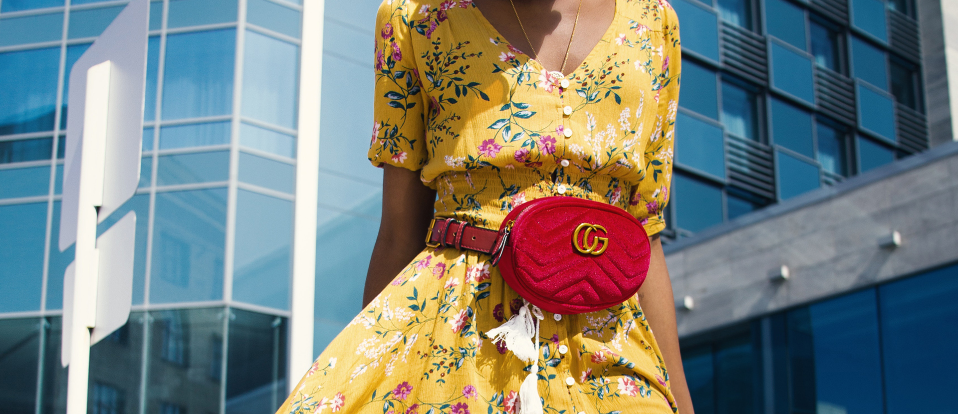 Outfit anti caldo ed elegante: si può? Sì, con queste regole
