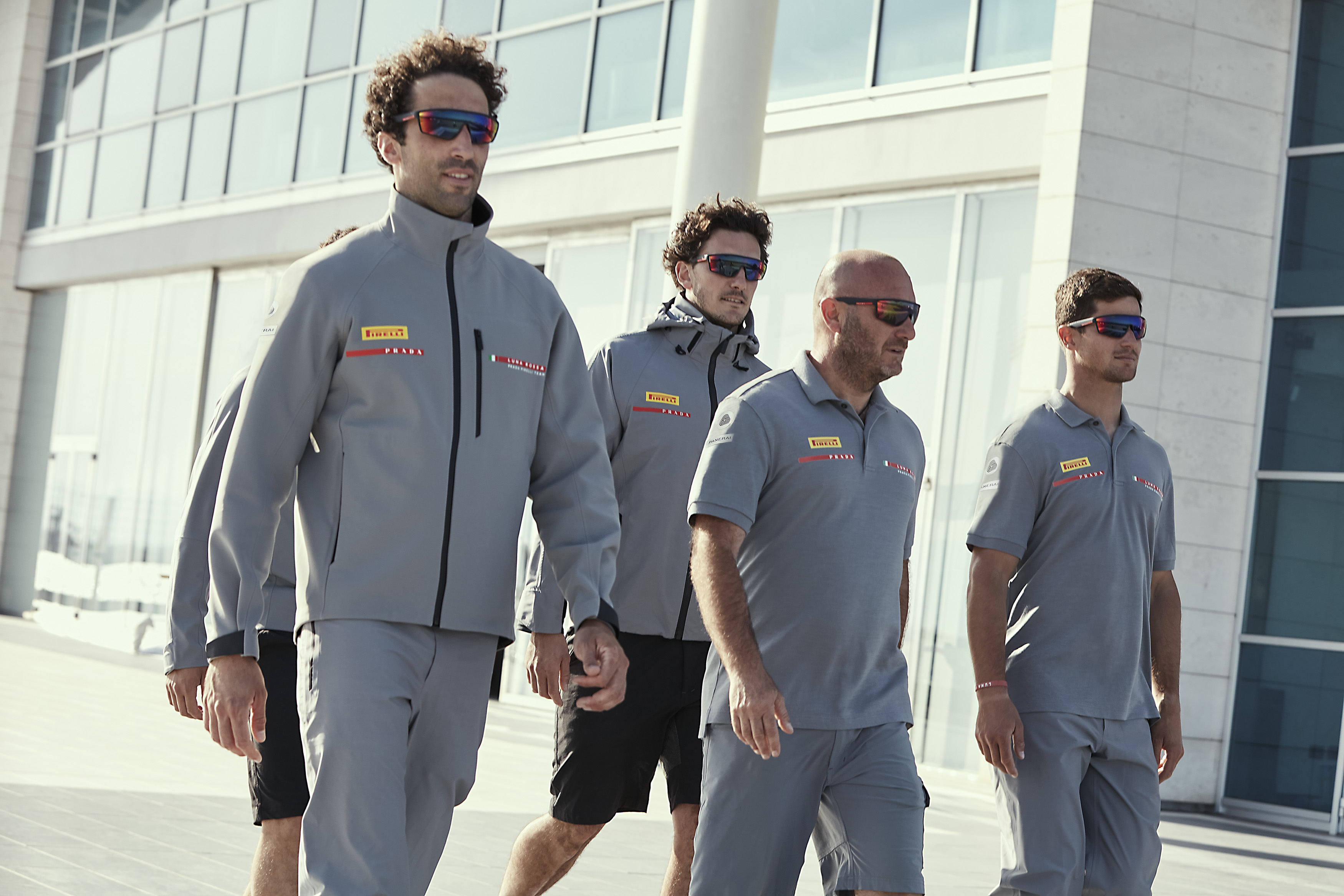 prada luna rossa abbigliamento uomo