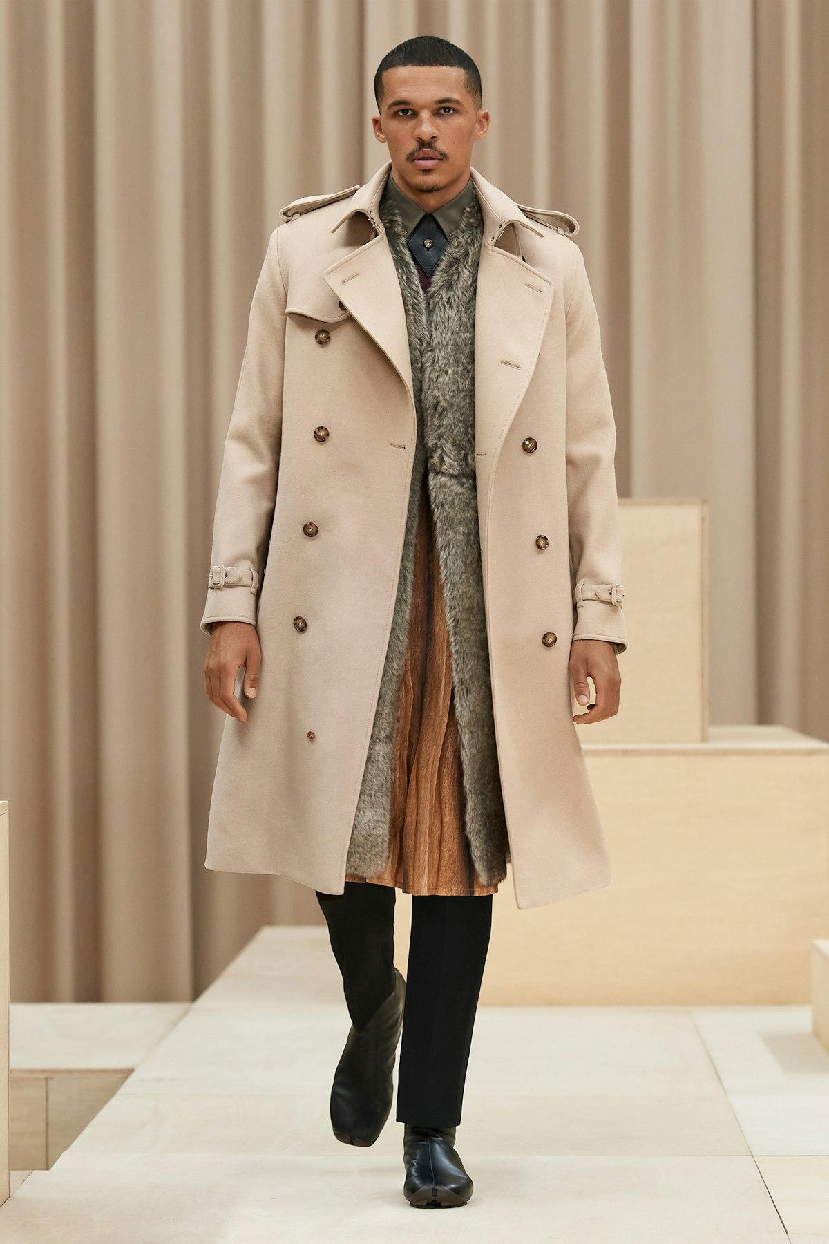 Burberry: la prima collezione uomo Autunno Inverno 2021 di Riccardo Tisci