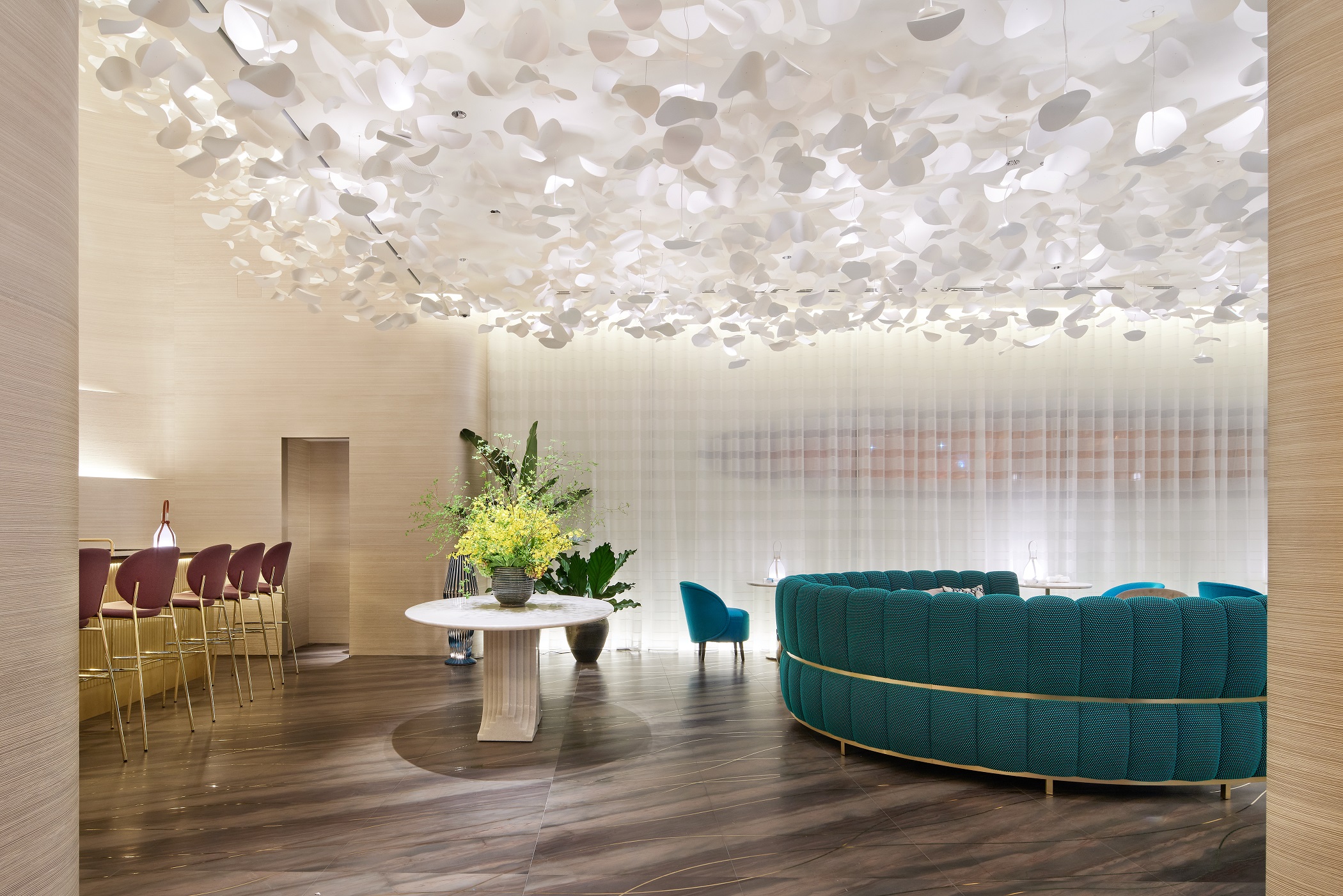 Le Café V, The Very First Louis Vuitton Café - Pursuitist