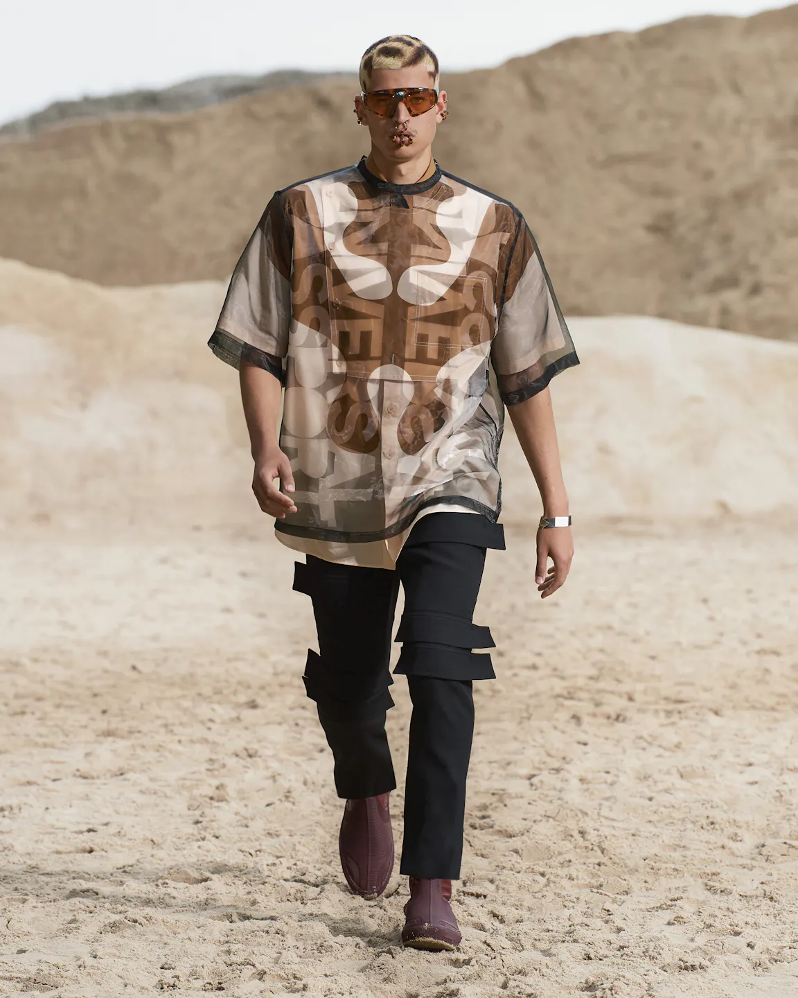 1624530480-burberry-spring-summer-22-uomo-tisci-lofficielitalia5.jpg (1152×1440)