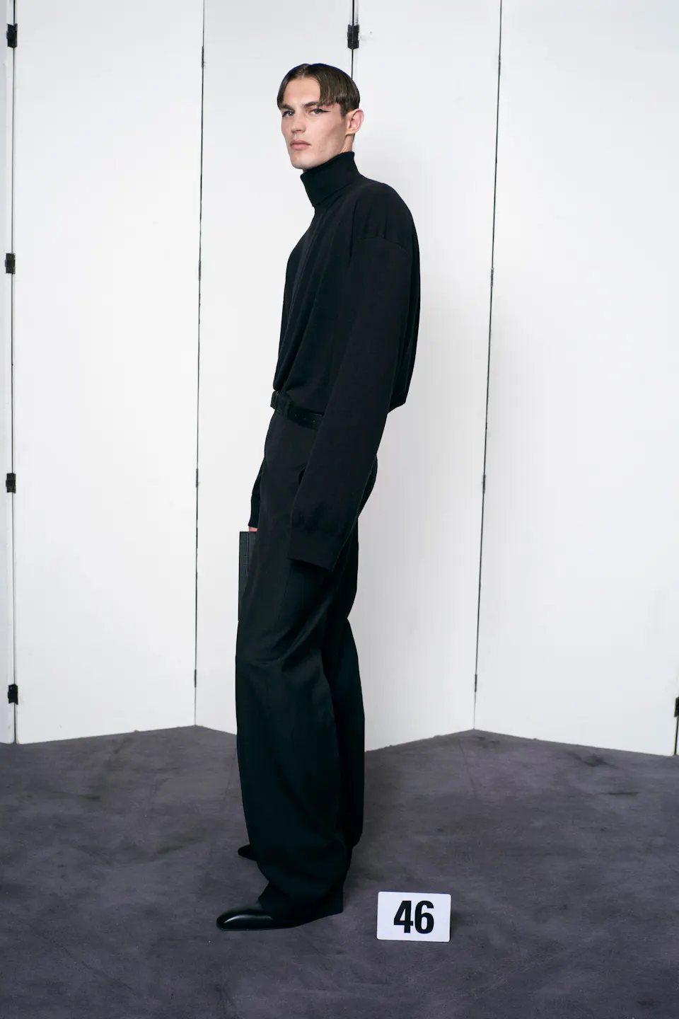 1625668364-balenciaga-haute-couture-uomo-donna-autunno-inverno-2021-2022-foto-sfilata-look-lofficielitalia44.jpeg (960×1440)