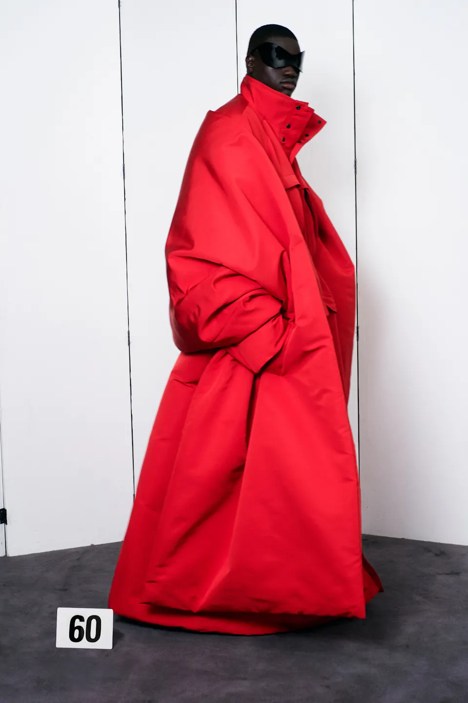 1625668494-balenciaga-haute-couture-uomo-donna-autunno-inverno-2021-2022-foto-sfilata-look-lofficielitalia58.jpeg (960×1440)