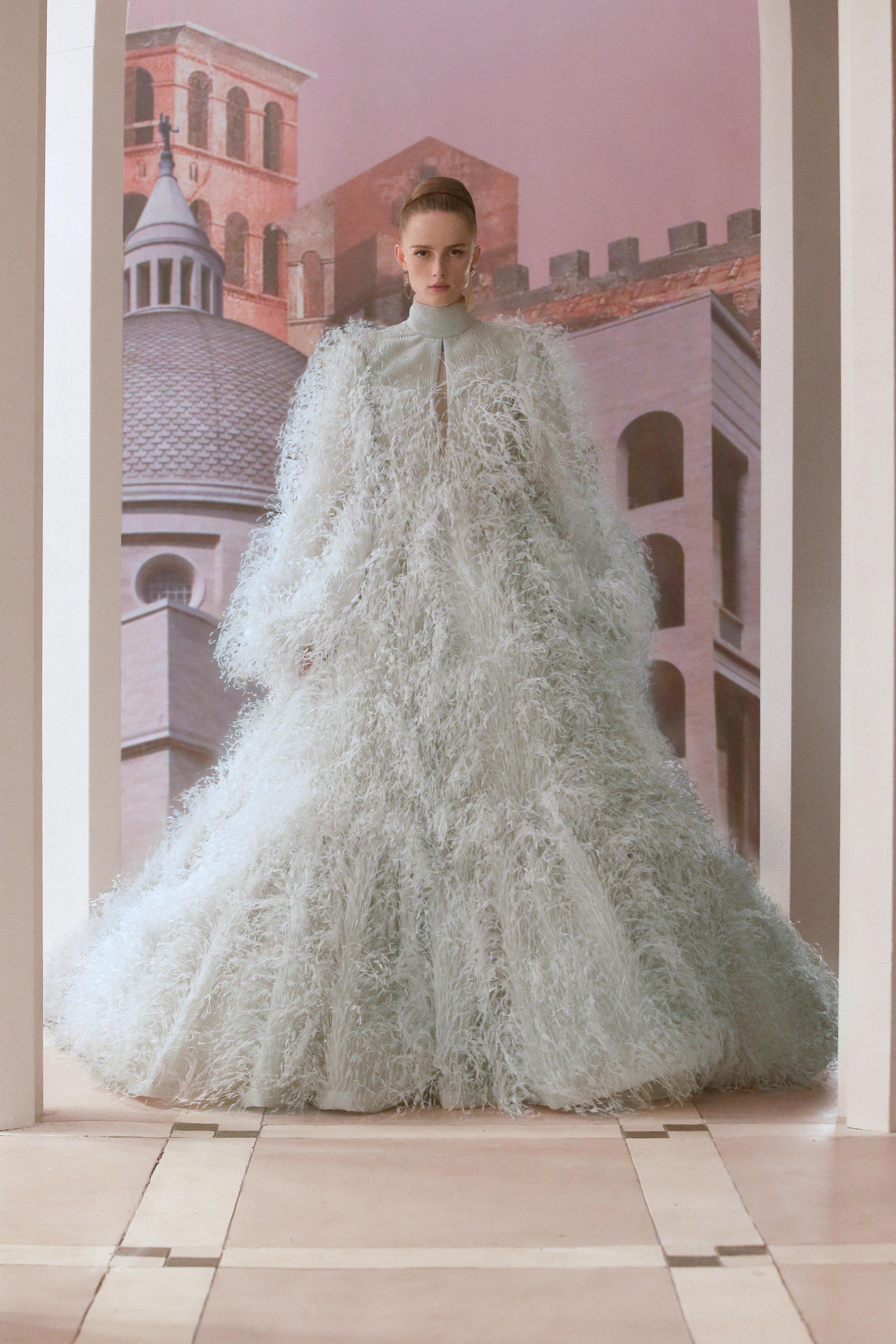 fendi winter dress Moda 2021 50 Shades Of Tonal Perfection At Kim Jones' Fendi Ready-To-Wear Style:Long Normal Sleeves Women's Elegant Fashion Commuter one shoulder homecoming dresses