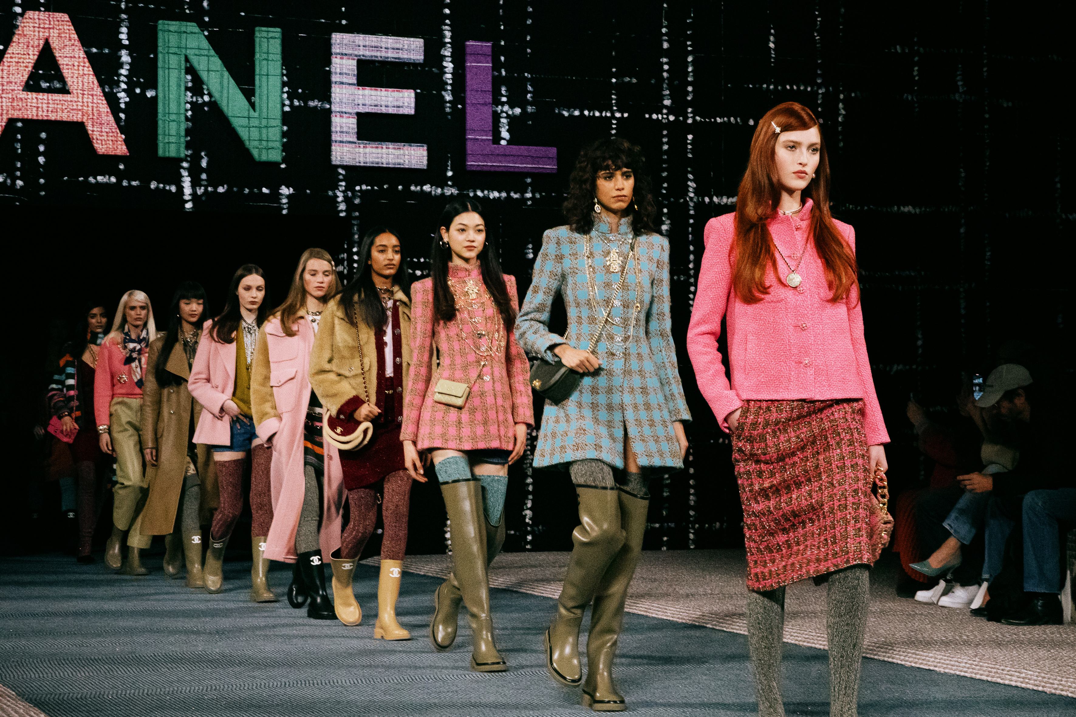 Chanel e la via del tweed per la Fall 2022