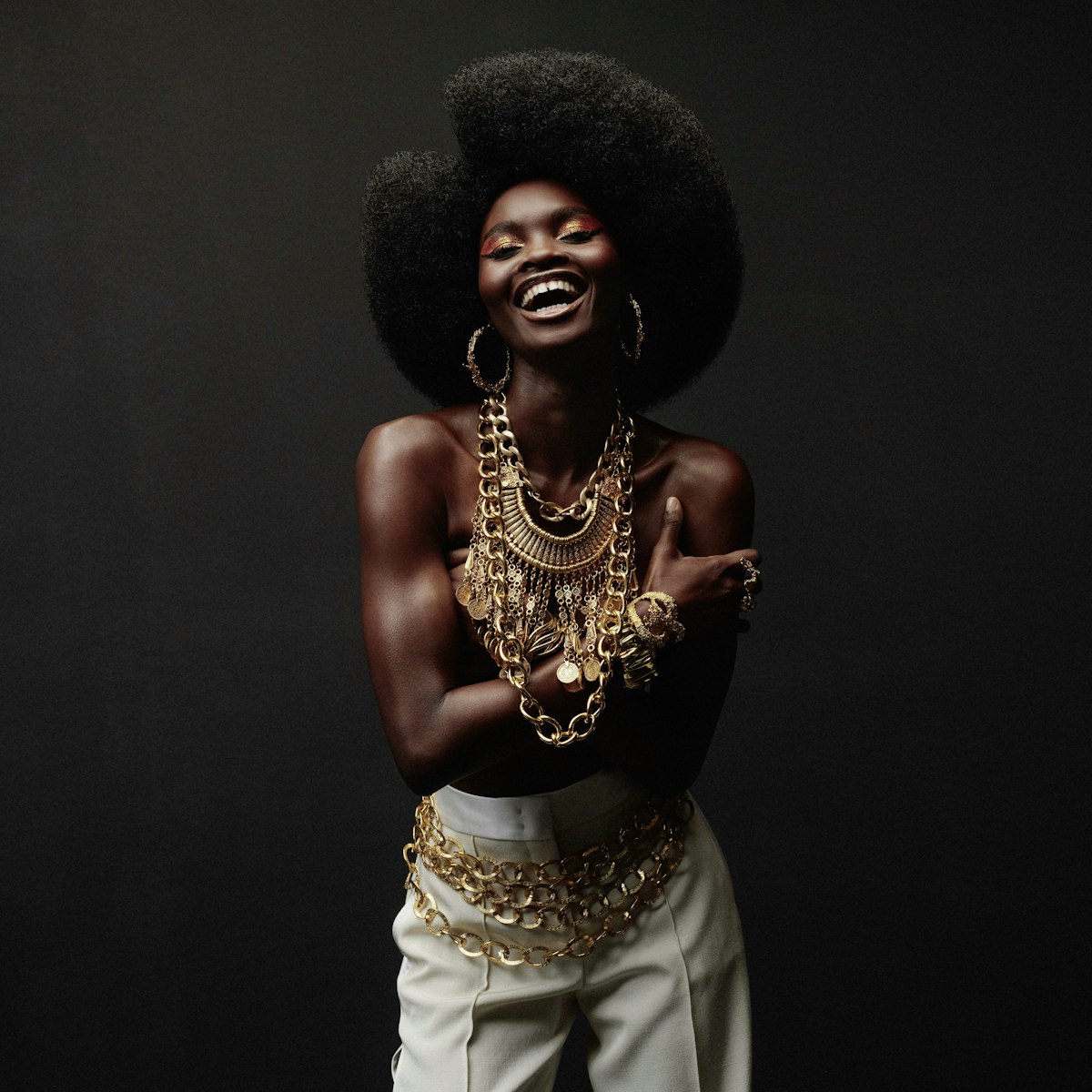 Baba Aworo In the world of Aworo: betweem black n'white & colours