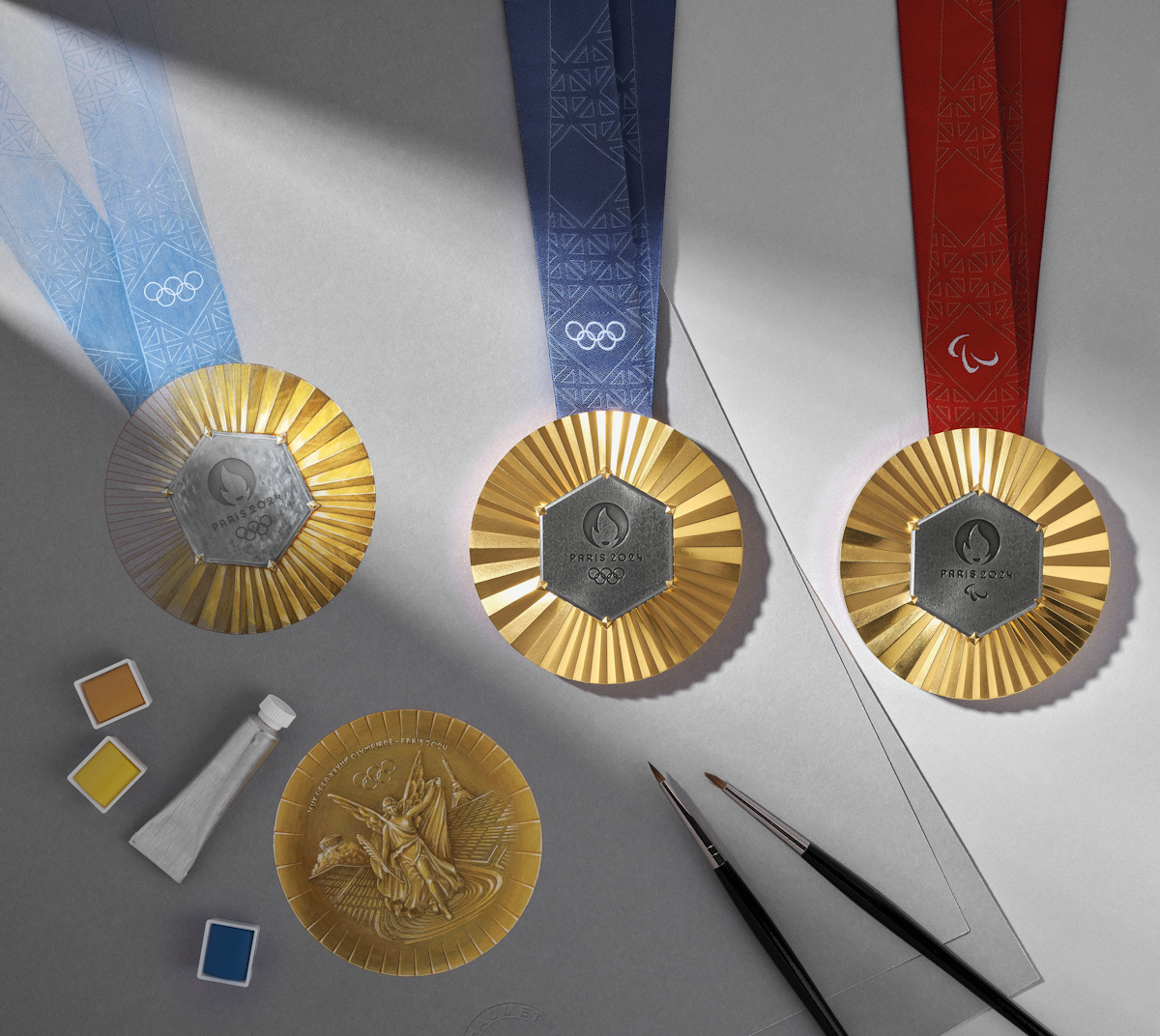 Chaumet firma le medaglie olimpiche di Parigi 2024 fondendo Sport e ...