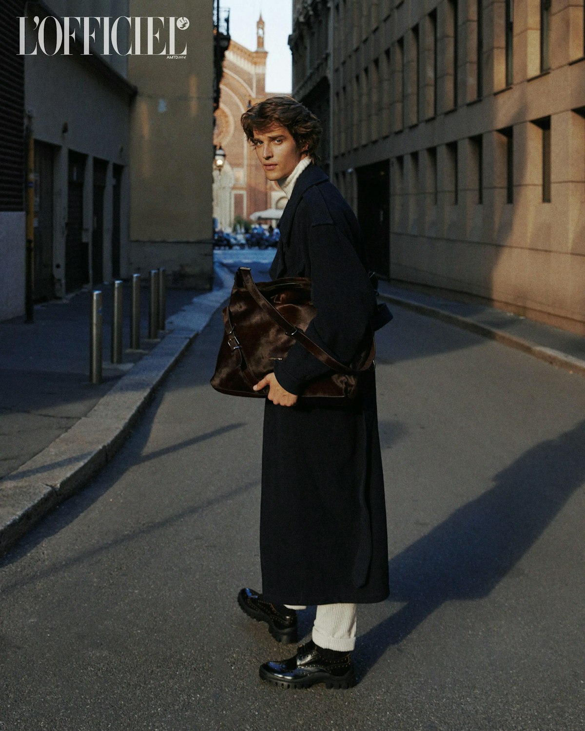 Il cappotto uomo per l'inverno 2024? La tendenza è (super) lungo ...