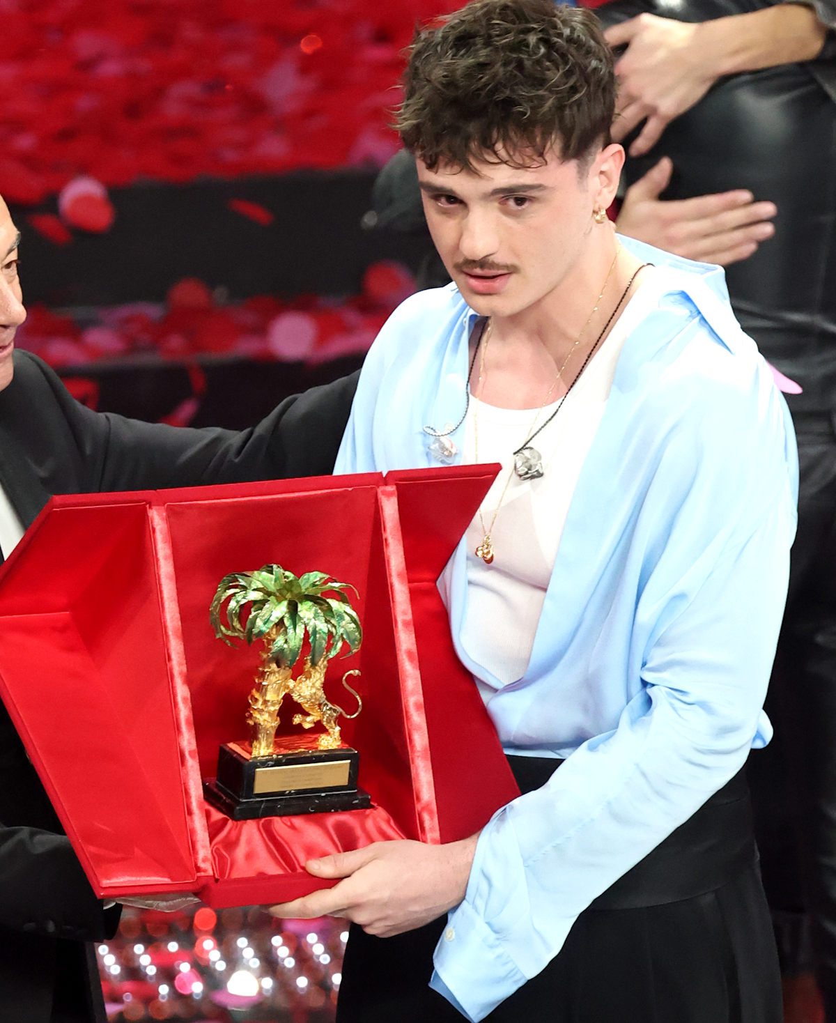 Olly vince il Festival di Sanremo 2025 con la canzone "Balorda Nostalgia"