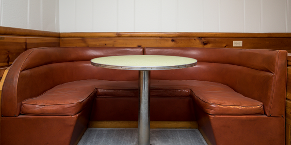 How do I choose the right restaurant booth?