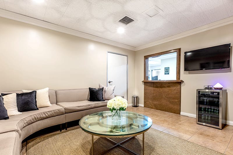 A photo showing the inside of the waiting area at Wirth Plastic Surgery