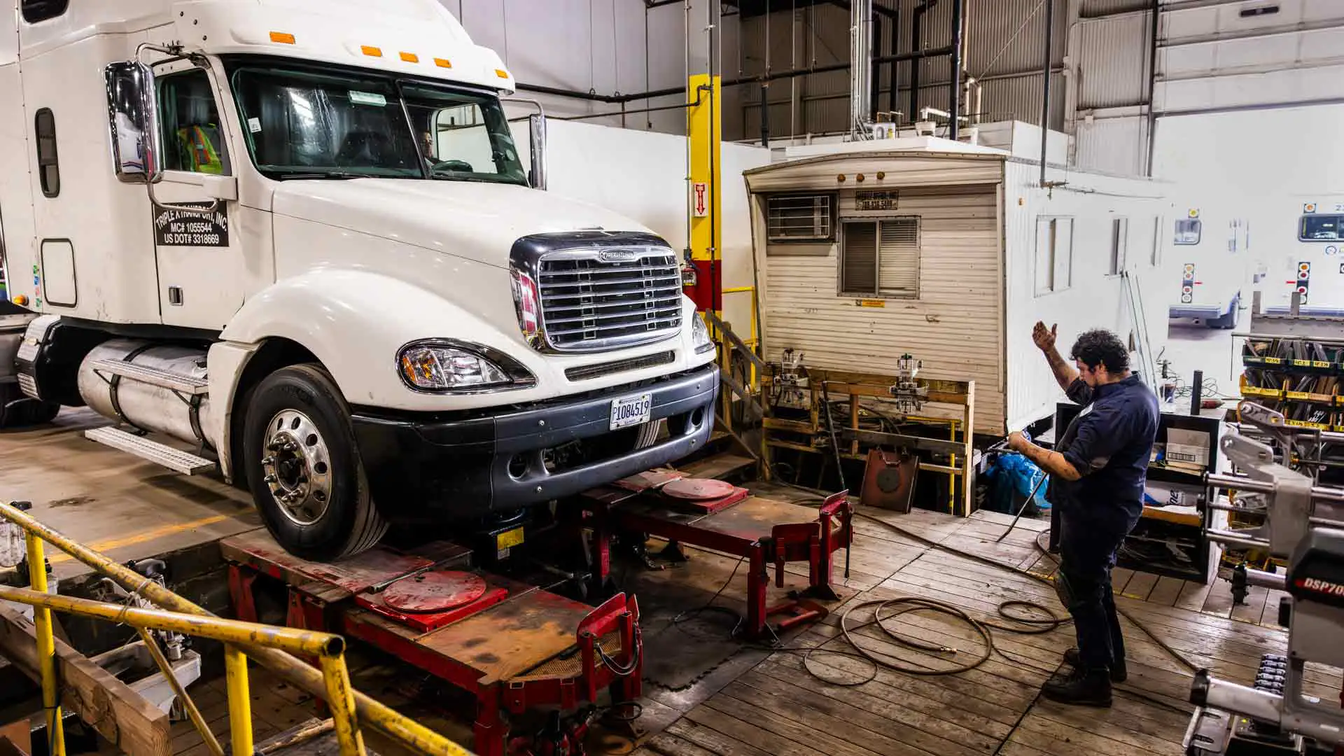 Truck Breakdown app, find truck service