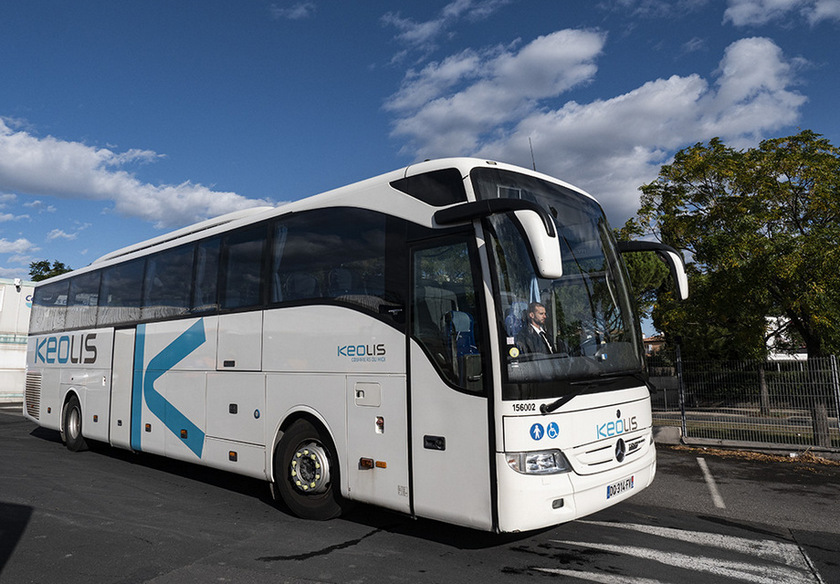 Location de cars CONFORT avec chauffeur (crédit Keolis Courriers du Midi)