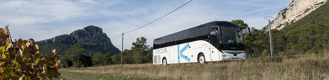 Location de minibus, midicars et autocars avec chauffeur pour toutes vos occasions de voyage (crédit Keolis Courriers du Midi)