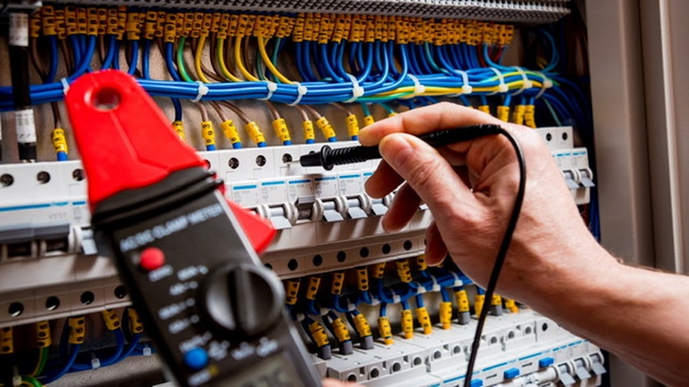 DeVere Electrical Services Ltd logo