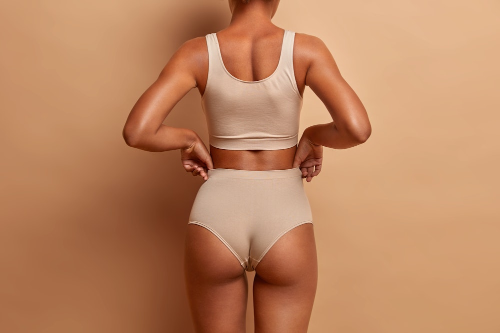 Bra line backlift correct sagging skin and excess fat around the back.