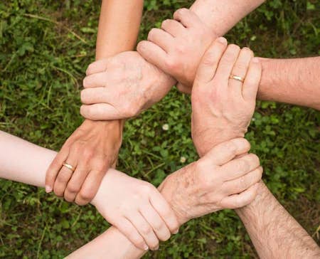 10 benefits of getting involved in community initiatives