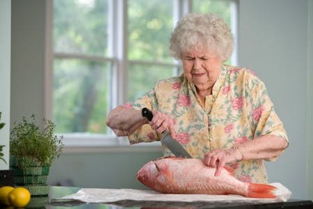14 hobbies you can do in a nursing home