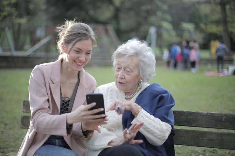 How does technology help primary caregivers?