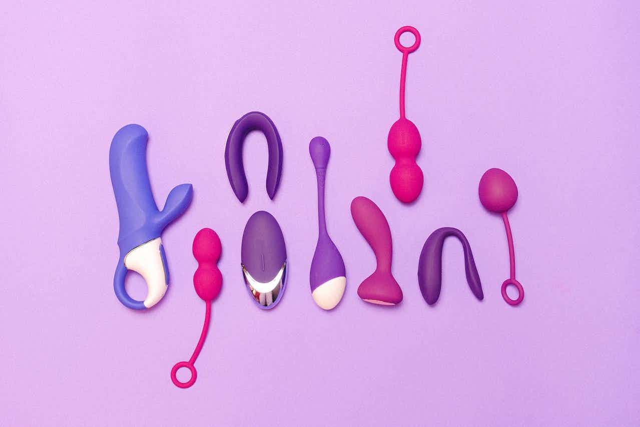 What is a dildo and how do I use it?